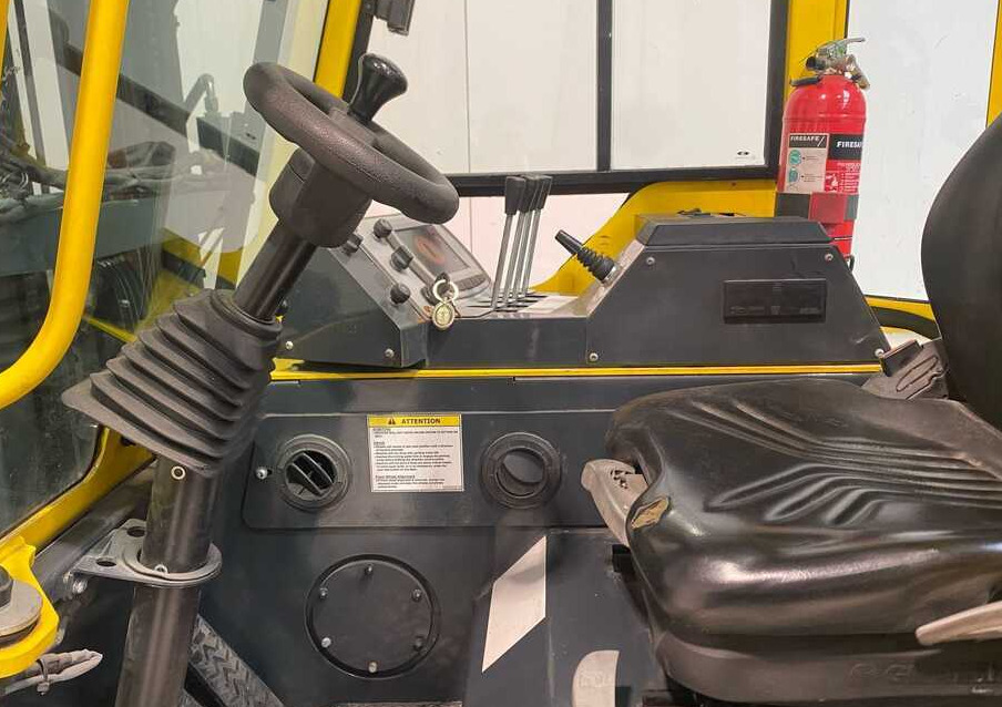 Combilift CBE2500 / TRIPLEX / 4900 / FREE LIFT - Ричтрак с движение в 4 посоки: снимка 3 Combilift CBE2500 / TRIPLEX / 4900 / FREE LIFT - Ричтрак с движение в 4 посоки: снимка 3