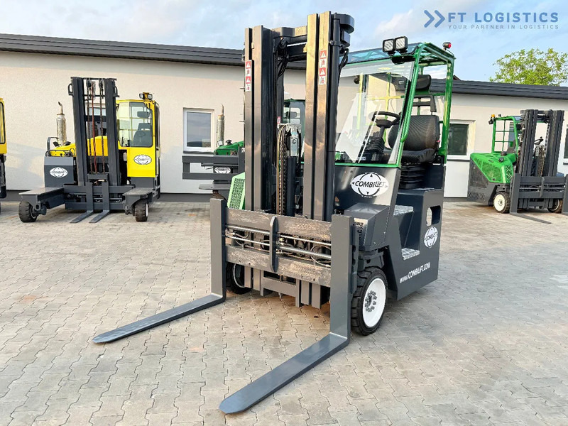 Combilift COMBILIFT C4000CB – TRIPLEX 5200mm – Year 2017 – LPG – FREE LIFT – SIDESHIFT – FORK POSITIONER – CONDITION 5/5 COMBILIFT C4000CB - Ричтрак с движение в 4 посоки: снимка 3 Combilift COMBILIFT C4000CB – TRIPLEX 5200mm – Year 2017 – LPG – FREE LIFT – SIDESHIFT – FORK POSITIONER – CONDITION 5/5 COMBILIFT C4000CB - Ричтрак с движение в 4 посоки: снимка 3
