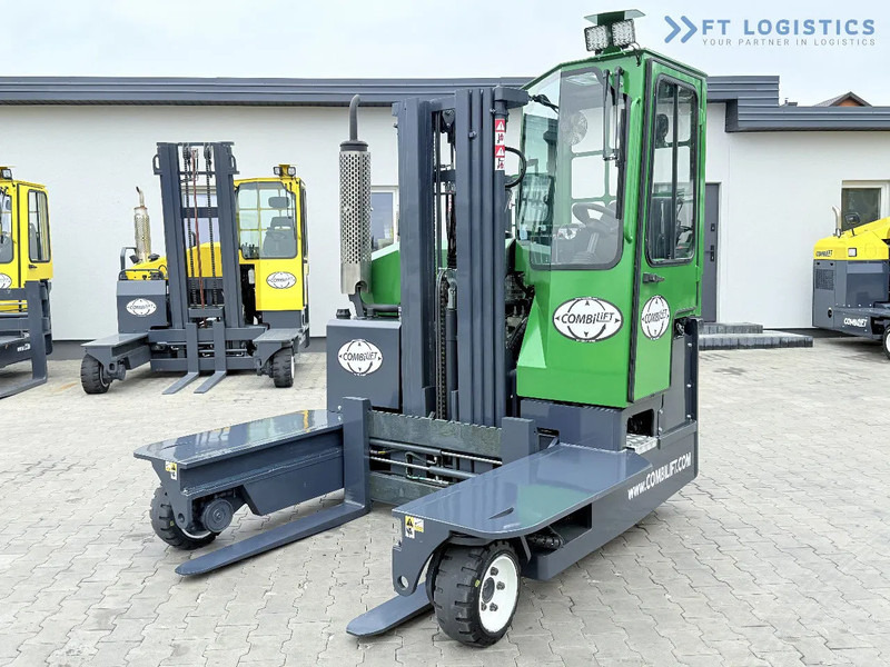 Combilift Combilift C3000 / DIESEL / TRIPLEX 4900MM / FREE LIFT / FORK POSITIONER / HEATING / FULL CABIN / PERFECT CONDITION / Wide range - Ричтрак с движение в 4 посоки: снимка 4 Combilift Combilift C3000 / DIESEL / TRIPLEX 4900MM / FREE LIFT / FORK POSITIONER / HEATING / FULL CABIN / PERFECT CONDITION / Wide range - Ричтрак с движение в 4 посоки: снимка 4