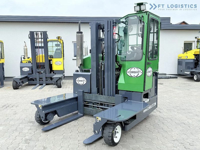 Combilift Combilift C3000 / DIESEL / TRIPLEX 4900MM / FREE LIFT / FORK POSITIONER / HEATING / FULL CABIN / PERFECT CONDITION / Wide range - Ричтрак с движение в 4 посоки: снимка 3 Combilift Combilift C3000 / DIESEL / TRIPLEX 4900MM / FREE LIFT / FORK POSITIONER / HEATING / FULL CABIN / PERFECT CONDITION / Wide range - Ричтрак с движение в 4 посоки: снимка 3
