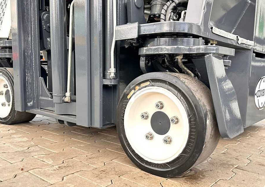Ричтрак с движение в 4 посоки Combilift Combilift C3000CB - Duplex 4000mm - Year 2016 / ONLY 2,161 MTH / PERFECT CONDITION / LIKE NEW!: снимка 13