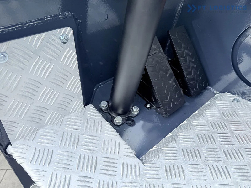 Ричтрак с движение в 4 посоки Combilift Combilift CBE2500 / TRIPLEX / 5500MM / FREE LIFT / ELECTRIC DRIVE / ONLY 2300 MTH / FORK POSITIONER / SIDE SHIFT / NEW TYRES / L: снимка 17