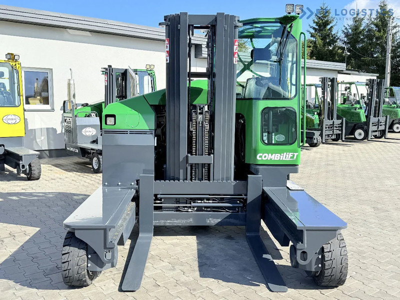 Combilift FOUR-WAY / MULTI-DIRECTIONAL FORKLIFT C4500 / DIESEL / TRIPLEX 4900MM / ONLY 4160 WORKING HOURS / FORK POSITIONER / FULL CABIN W - Ричтрак с движение в 4 посоки: снимка 4 Combilift FOUR-WAY / MULTI-DIRECTIONAL FORKLIFT C4500 / DIESEL / TRIPLEX 4900MM / ONLY 4160 WORKING HOURS / FORK POSITIONER / FULL CABIN W - Ричтрак с движение в 4 посоки: снимка 4
