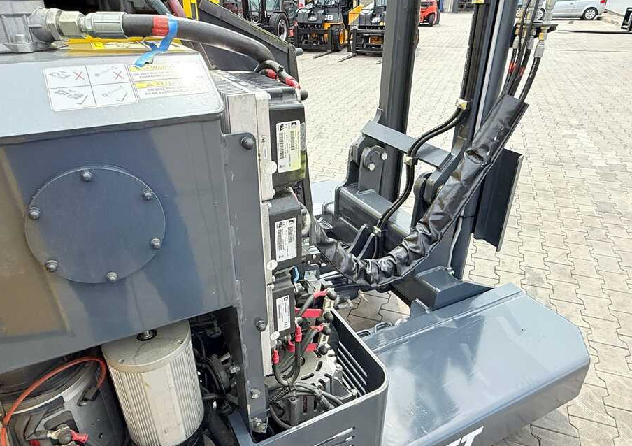 Ричтрак с движение в 4 посоки Combilift MR / ELECTRIC / TRIPLEX – 6000MM / FULL FREE LIFT / WIDE POSITIONER / FORK SIDESHIFT / ONLY 1400 HOURS / LIKE NEW: снимка 35