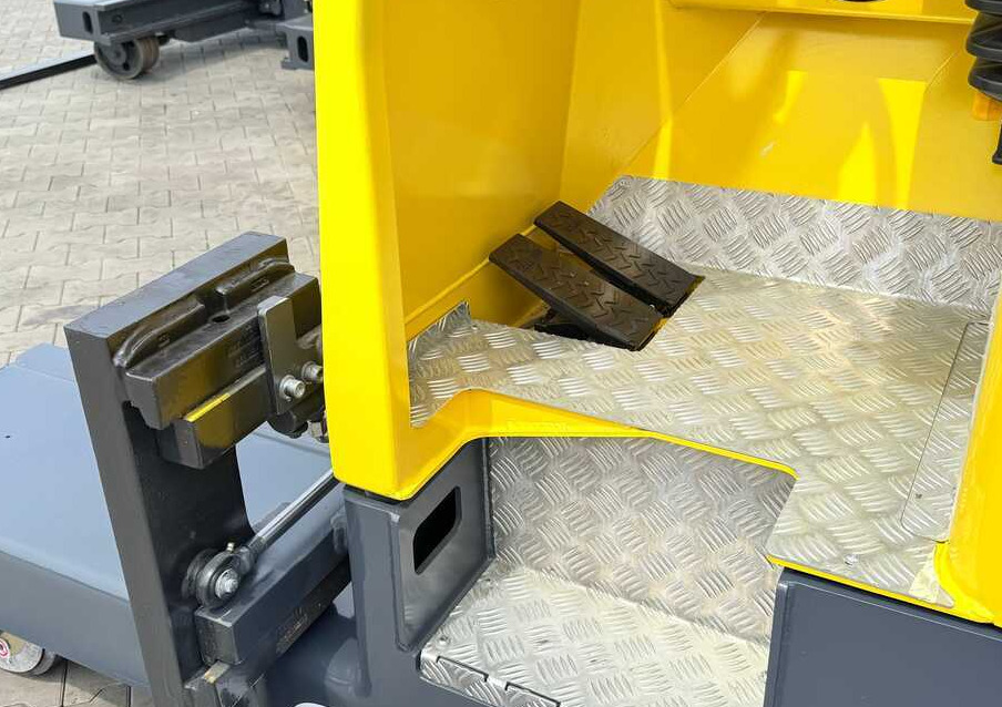 Ричтрак с движение в 4 посоки Combilift MR / ELECTRIC / TRIPLEX – 6000MM / FULL FREE LIFT / WIDE POSITIONER / FORK SIDESHIFT / ONLY 1400 HOURS / LIKE NEW: снимка 13