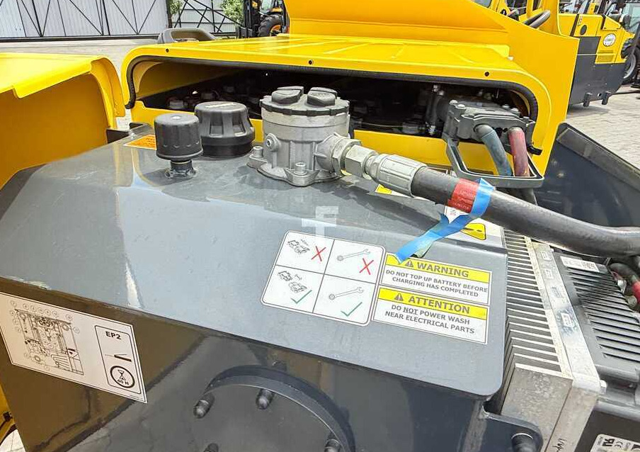 Ричтрак с движение в 4 посоки Combilift MR / ELECTRIC / TRIPLEX – 6000MM / FULL FREE LIFT / WIDE POSITIONER / FORK SIDESHIFT / ONLY 1400 HOURS / LIKE NEW: снимка 34