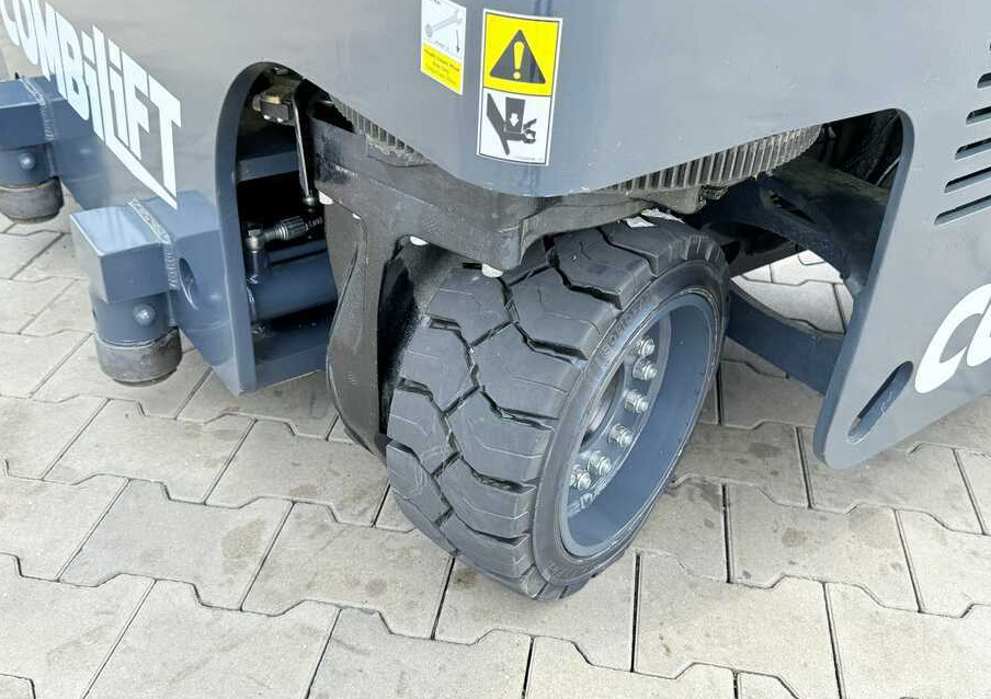 Ричтрак с движение в 4 посоки Combilift MR / ELECTRIC / TRIPLEX – 6000MM / FULL FREE LIFT / WIDE POSITIONER / FORK SIDESHIFT / ONLY 1400 HOURS / LIKE NEW: снимка 6