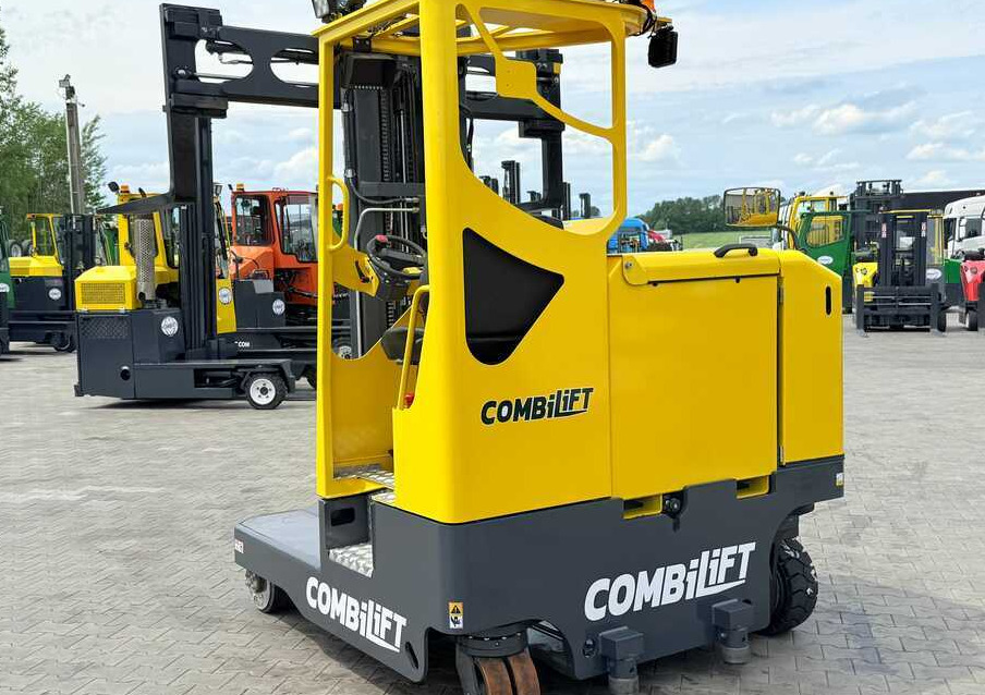 Ричтрак с движение в 4 посоки Combilift MR / ELECTRIC / TRIPLEX – 6000MM / FULL FREE LIFT / WIDE POSITIONER / FORK SIDESHIFT / ONLY 1400 HOURS / LIKE NEW: снимка 24