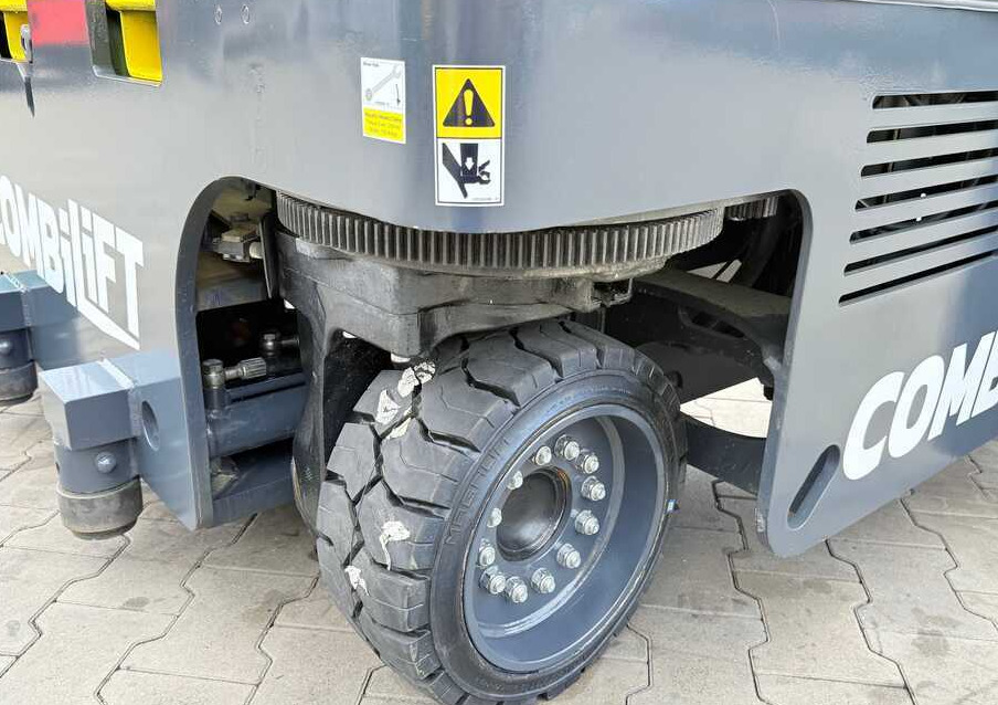 Ричтрак с движение в 4 посоки Combilift MR / ELECTRIC / TRIPLEX – 6000MM / FULL FREE LIFT / WIDE POSITIONER / FORK SIDESHIFT / ONLY 1400 HOURS / LIKE NEW: снимка 8