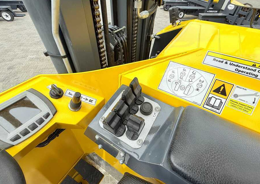 Ричтрак с движение в 4 посоки Combilift MR / ELECTRIC / TRIPLEX – 6000MM / FULL FREE LIFT / WIDE POSITIONER / FORK SIDESHIFT / ONLY 1400 HOURS / LIKE NEW: снимка 17