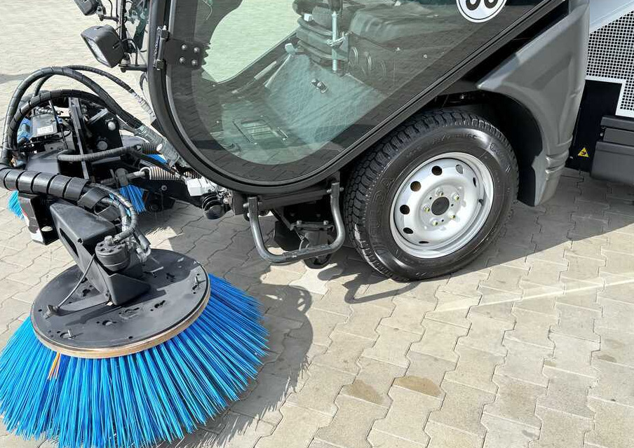 Nilfisk Nilfisk City Ranger 3500 – Articulated Municipal Sweeper | Year 2017 | On - Мотометачна машина: снимка 3 Nilfisk Nilfisk City Ranger 3500 – Articulated Municipal Sweeper | Year 2017 | On - Мотометачна машина: снимка 3