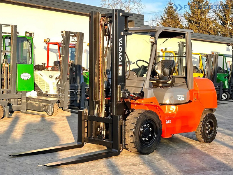 Toyota 42-4FD40 / DIESEL / 4500KG / DUPLEX / FORKS 1400MM / WELL-MAINTAINED 42-4FD40 / DIESEL / 4500KG / DUPLEX / FORKS 1400MM / WELL-M - Дизелов мотокар: снимка 1 Toyota 42-4FD40 / DIESEL / 4500KG / DUPLEX / FORKS 1400MM / WELL-MAINTAINED 42-4FD40 / DIESEL / 4500KG / DUPLEX / FORKS 1400MM / WELL-M - Дизелов мотокар: снимка 1