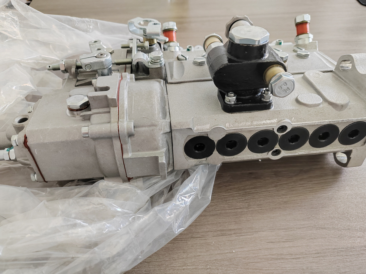 CATERPILLAR 212-8559 - Горивна система за Строителна техника: снимка 1 CATERPILLAR 212-8559 - Горивна система за Строителна техника: снимка 1