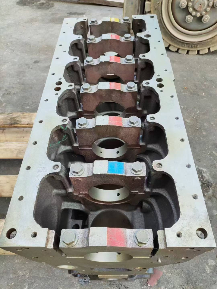 CATERPILLAR C6.6 - Цилиндров блок за Багер: снимка 1 CATERPILLAR C6.6 - Цилиндров блок за Багер: снимка 1