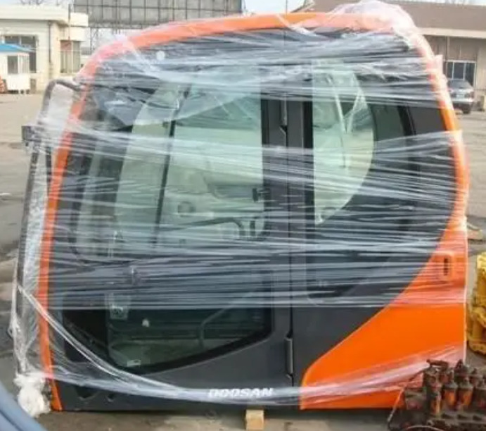 DOOSAN DX225 - Кабина за Багер: снимка 4 DOOSAN DX225 - Кабина за Багер: снимка 4