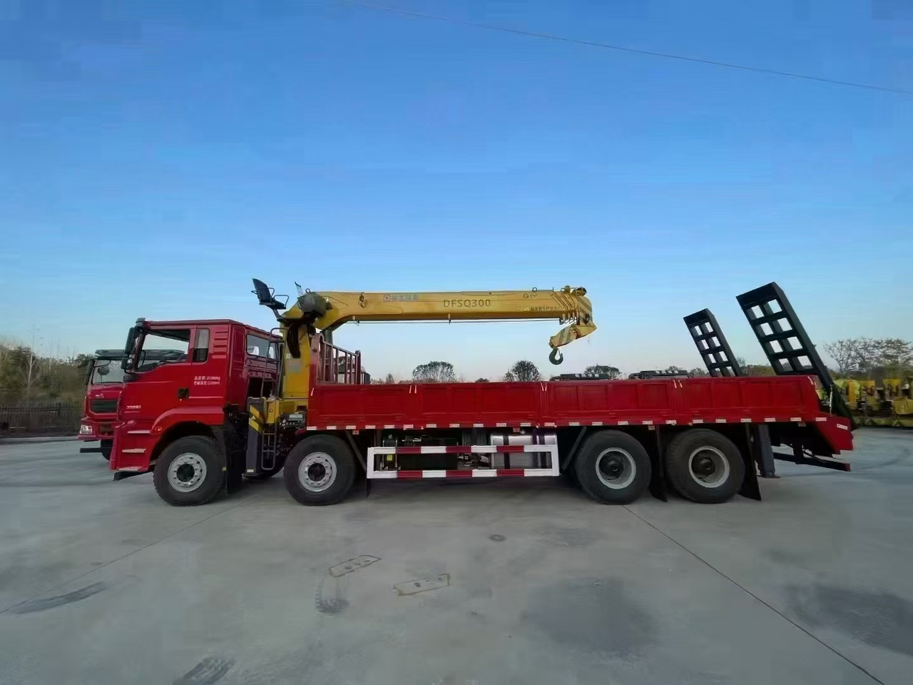 Delong Delong  M3000,XCMG  DFSQ 300 - Камион с кран: снимка 4 Delong Delong  M3000,XCMG  DFSQ 300 - Камион с кран: снимка 4