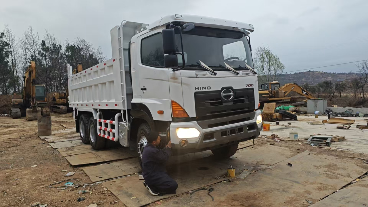 HINO HINO 700 - Самосвал камион: снимка 1 HINO HINO 700 - Самосвал камион: снимка 1