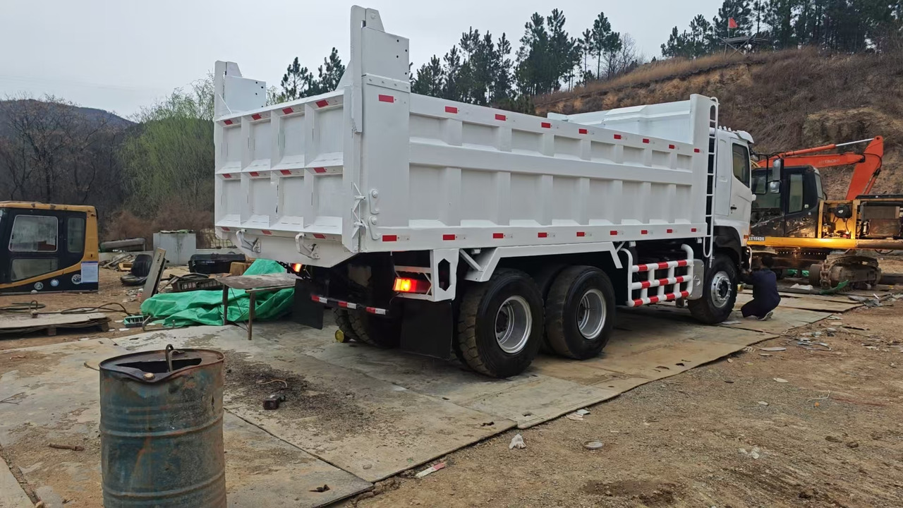 HINO HINO 700 - Самосвал камион: снимка 2 HINO HINO 700 - Самосвал камион: снимка 2