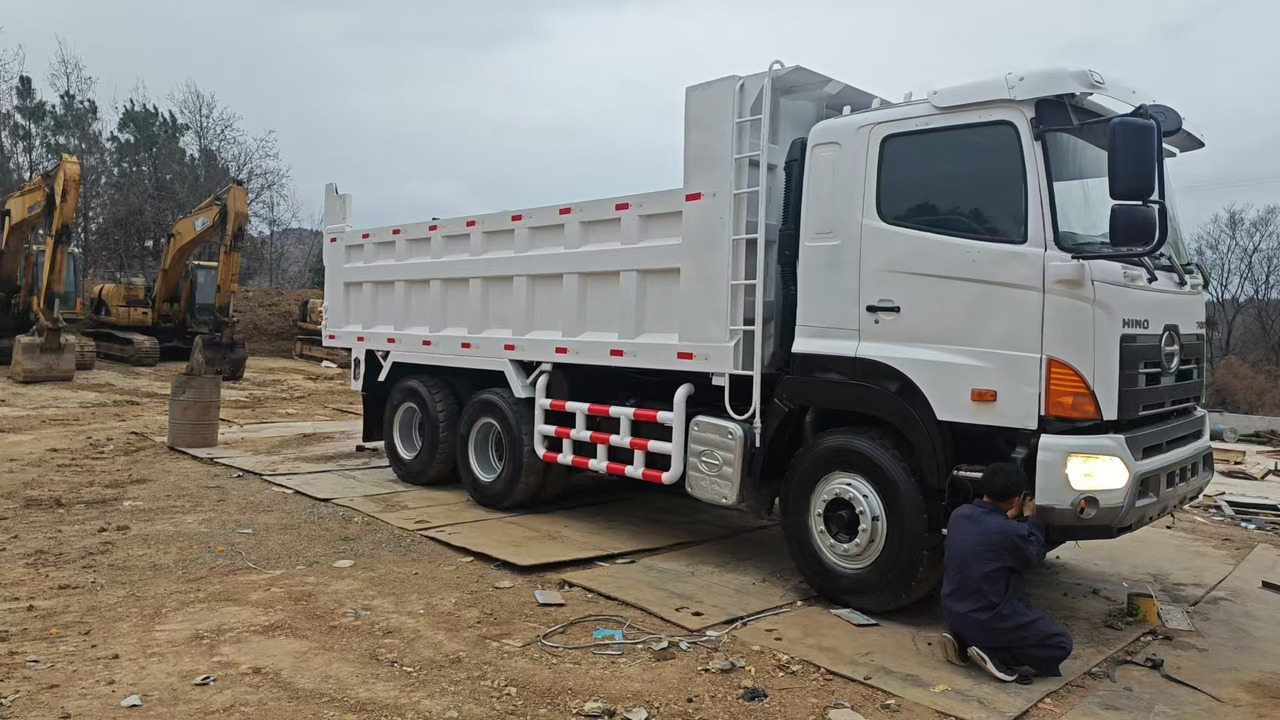 HINO HINO 700 - Самосвал камион: снимка 3 HINO HINO 700 - Самосвал камион: снимка 3