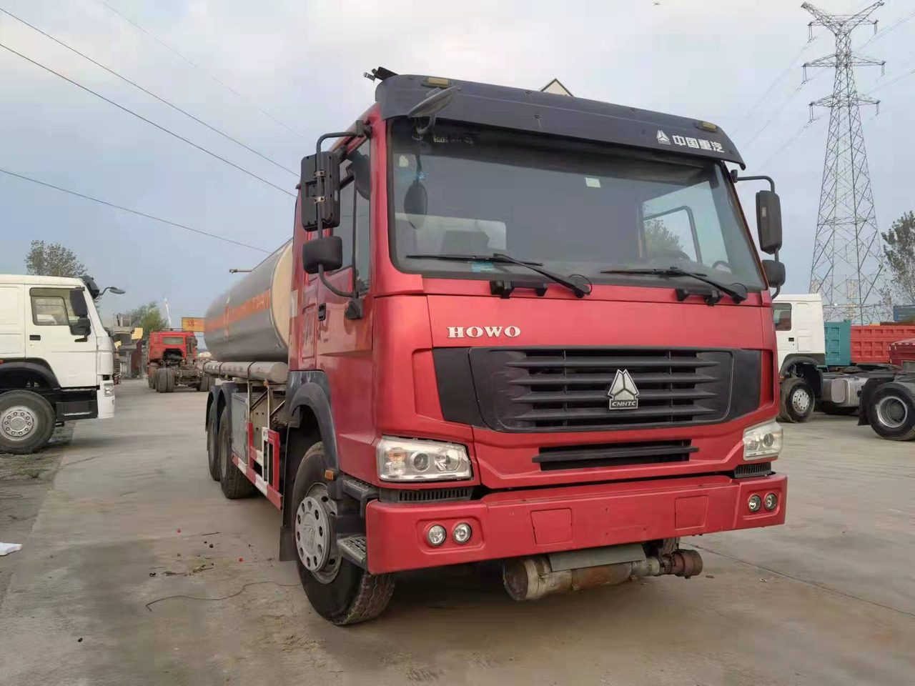 HOWO 20 cubic meters - Камион цистерна: снимка 2 HOWO 20 cubic meters - Камион цистерна: снимка 2