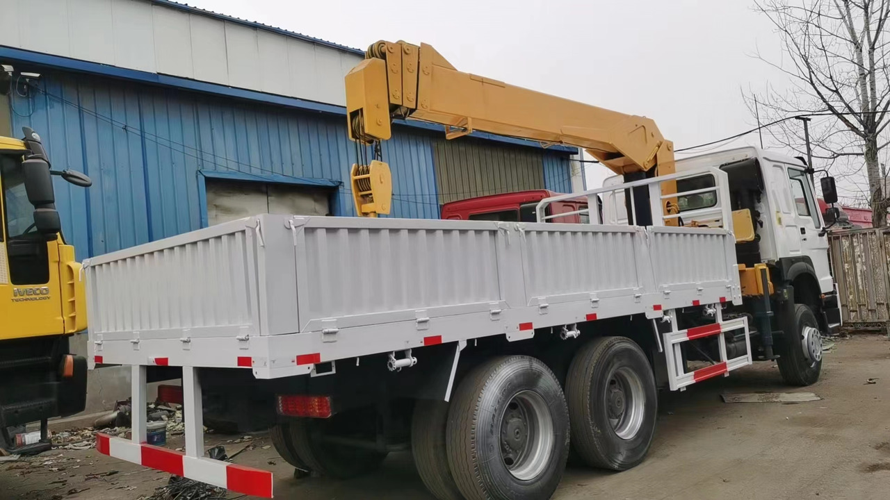 HOWO 371 - Камион с кран: снимка 3 HOWO 371 - Камион с кран: снимка 3