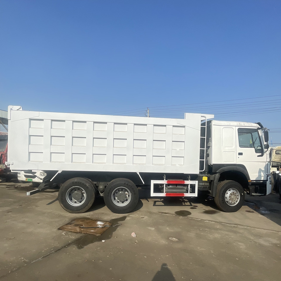 HOWO 6*4 DUMP TRUCK - Самосвал камион: снимка 2 HOWO 6*4 DUMP TRUCK - Самосвал камион: снимка 2