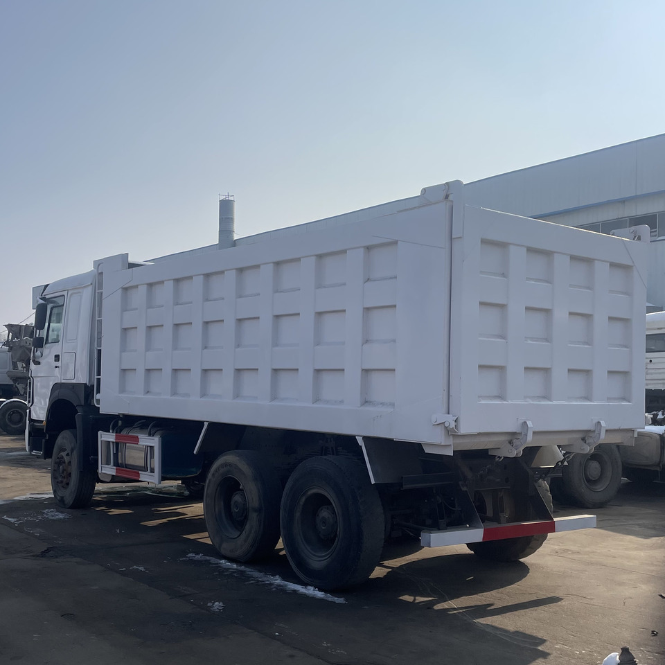 HOWO 6*4 DUMP TRUCK - Самосвал камион: снимка 4 HOWO 6*4 DUMP TRUCK - Самосвал камион: снимка 4