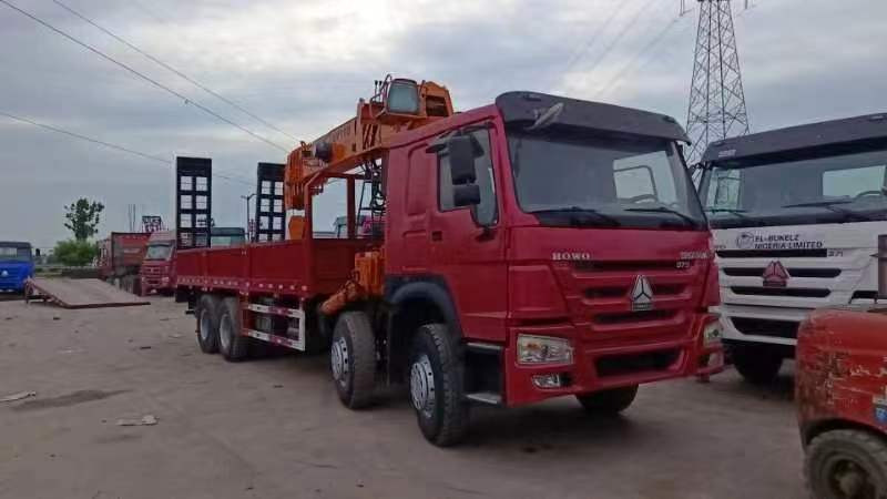 HOWO XCMG HOWO 375 chassis ,XCMG QY16D - Камион с кран: снимка 1 HOWO XCMG HOWO 375 chassis ,XCMG QY16D - Камион с кран: снимка 1