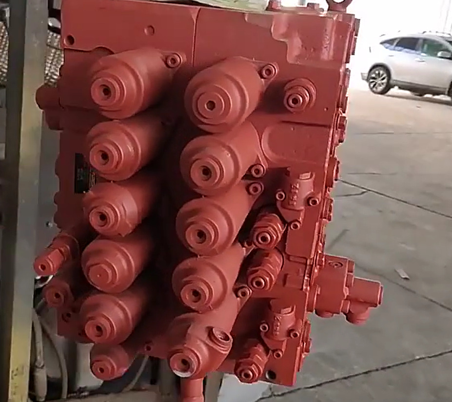 HYUNDAI R210-7 31Q6-16113 31Q6-16111 - Хидравличен клапан за Багер: снимка 4 HYUNDAI R210-7 31Q6-16113 31Q6-16111 - Хидравличен клапан за Багер: снимка 4