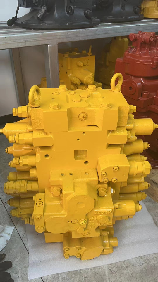 KOMATSU 723-48-26701 - Хидравличен клапан за Багер: снимка 2 KOMATSU 723-48-26701 - Хидравличен клапан за Багер: снимка 2