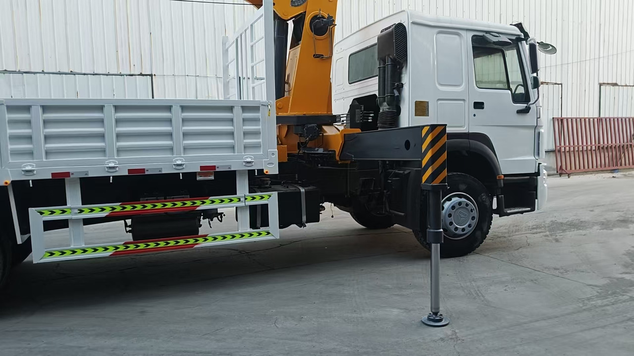 XCMG SQ12SK3Q - Камион с кран: снимка 1 XCMG SQ12SK3Q - Камион с кран: снимка 1