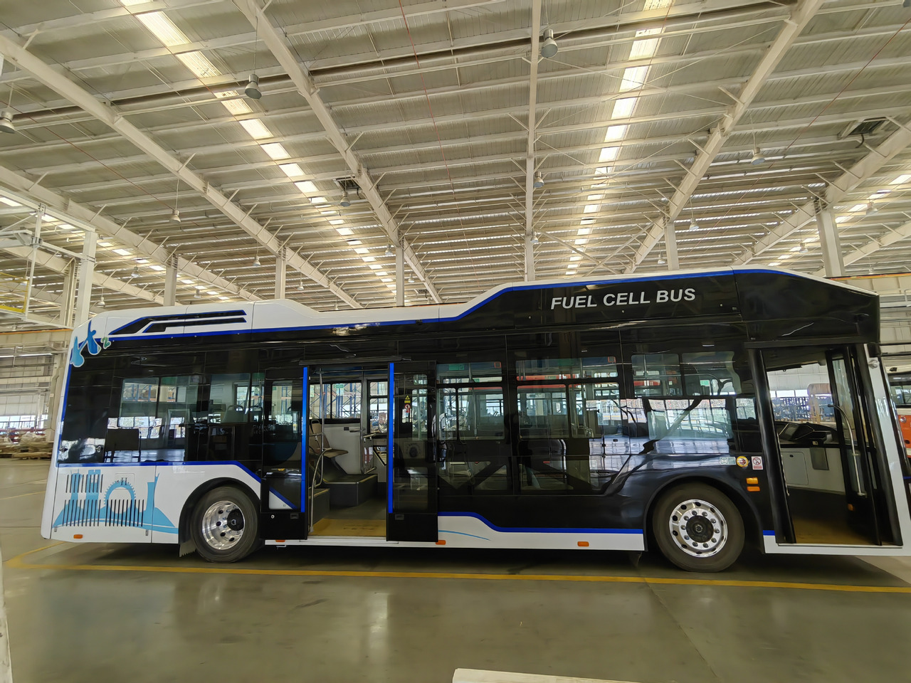 Fuel cell bus - Градски автобус: снимка 2 Fuel cell bus - Градски автобус: снимка 2