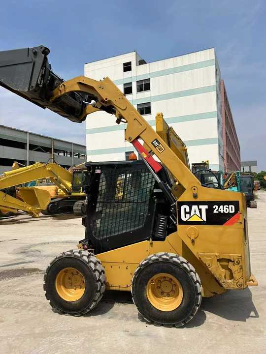 90% New Front Loader Tractor CAT 246D Skid Steer Loader / Used Cat 226B 246C 246d Mini Skid Steer Loader in Stock - Мини челен товарач: снимка 5 90% New Front Loader Tractor CAT 246D Skid Steer Loader / Used Cat 226B 246C 246d Mini Skid Steer Loader in Stock - Мини челен товарач: снимка 5