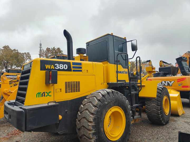 Certified Pre-Owned Komatsu WA380-3 | Heavy-Duty Loader for Mining/ Construction - Price Negotiable! - Багер-товарач: снимка 2 Certified Pre-Owned Komatsu WA380-3 | Heavy-Duty Loader for Mining/ Construction - Price Negotiable! - Багер-товарач: снимка 2