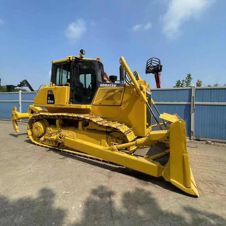 Cheap Price komatsu D65 Bulldozer with Ripper , Original Made Dozer komatsu D65 , komatsu D65p D80p D85p Bulldozer - Булдозер: снимка 1 Cheap Price komatsu D65 Bulldozer with Ripper , Original Made Dozer komatsu D65 , komatsu D65p D80p D85p Bulldozer - Булдозер: снимка 1