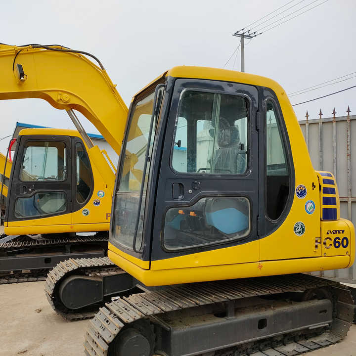 Cheap Used Komatsu PC60-7 Crawler Excavator with High Efficiency Used Heavy Machinery Komatsu P60-7 Digger Cheap for Sale - Верижен багер: снимка 1 Cheap Used Komatsu PC60-7 Crawler Excavator with High Efficiency Used Heavy Machinery Komatsu P60-7 Digger Cheap for Sale - Верижен багер: снимка 1