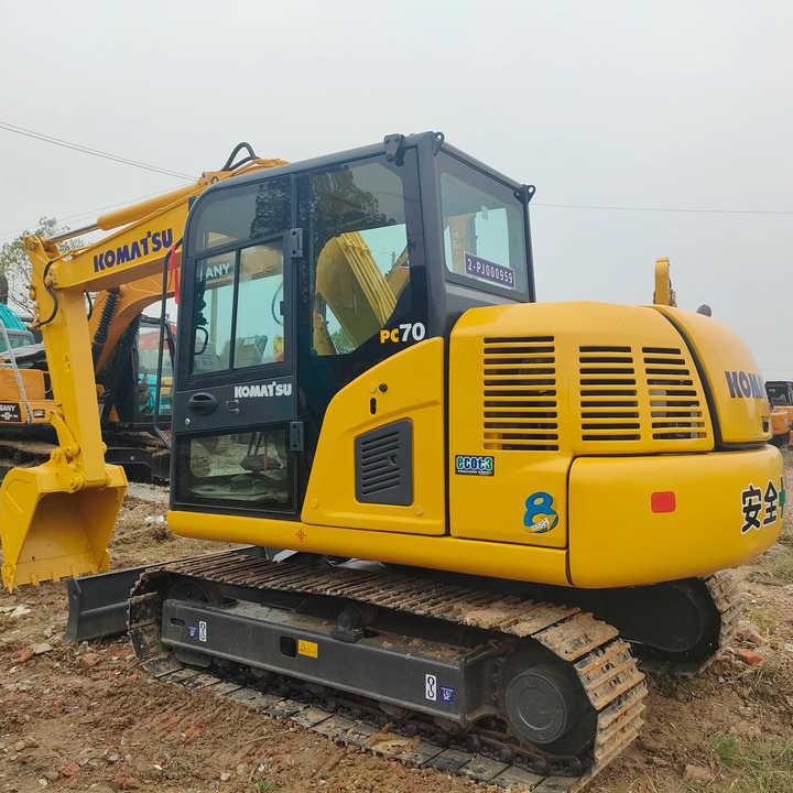 Cheap Used Komatsu PC70-8 Crawler Excavator with High Efficiency Used Heavy M achinery Komatsu PC70-8 Digger Cheap for Sale - Верижен багер: снимка 2 Cheap Used Komatsu PC70-8 Crawler Excavator with High Efficiency Used Heavy M achinery Komatsu PC70-8 Digger Cheap for Sale - Верижен багер: снимка 2