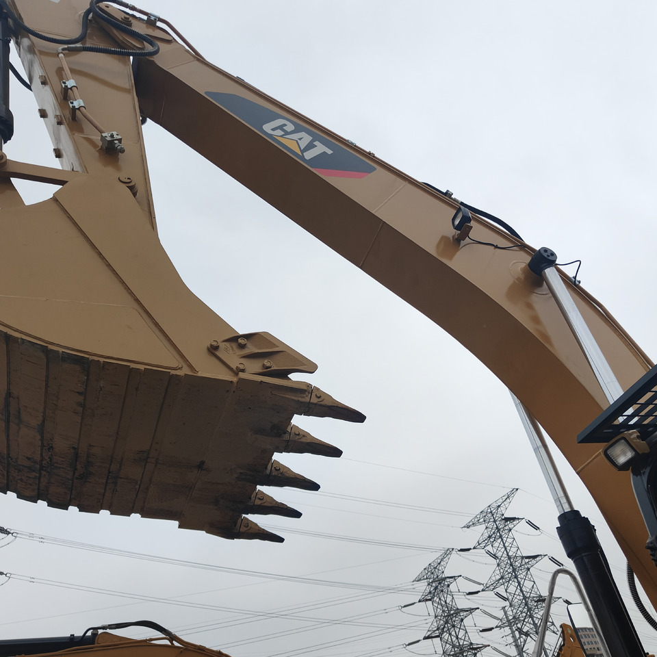 EXCAVATOR Used 30tons Large Caterpillar Excavator 330D2L for Sale Used Excavator in Fine Condition and Low Price Hot Sale - Верижен багер: снимка 4 EXCAVATOR Used 30tons Large Caterpillar Excavator 330D2L for Sale Used Excavator in Fine Condition and Low Price Hot Sale - Верижен багер: снимка 4