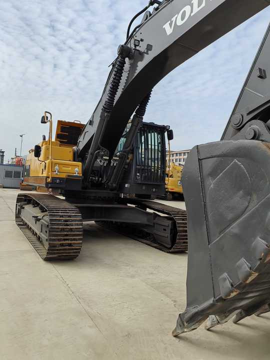 Good Condition VOLVO EC480DL Excavator Low Price Large Hydraulic Crawler Excavator volvo 480dl for Sale - Багер: снимка 4 Good Condition VOLVO EC480DL Excavator Low Price Large Hydraulic Crawler Excavator volvo 480dl for Sale - Багер: снимка 4