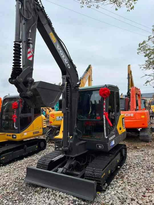 High Quality Used Volvo EC60D Excavator for Sale 6 Ton Compact Machine, Excellent Condition, Ready for Work! - Верижен багер: снимка 3 High Quality Used Volvo EC60D Excavator for Sale 6 Ton Compact Machine, Excellent Condition, Ready for Work! - Верижен багер: снимка 3