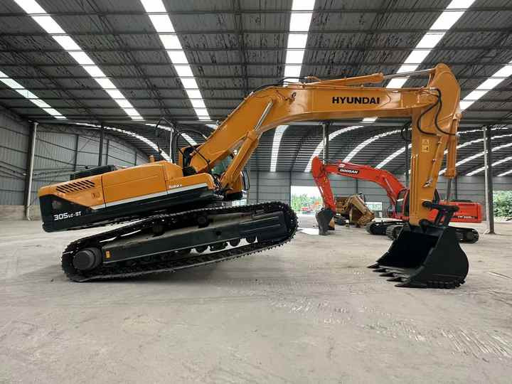 Hyundai Digger 305-9vs Second Hand Korea Made High Performance Machine Hyundai Excavator for Sale - Верижен багер: снимка 4 Hyundai Digger 305-9vs Second Hand Korea Made High Performance Machine Hyundai Excavator for Sale - Верижен багер: снимка 4