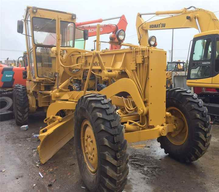 Japan Original Used Komatsu GD661A-1 Motor Grader GD661 in Condition - Грейдер: снимка 2 Japan Original Used Komatsu GD661A-1 Motor Grader GD661 in Condition - Грейдер: снимка 2