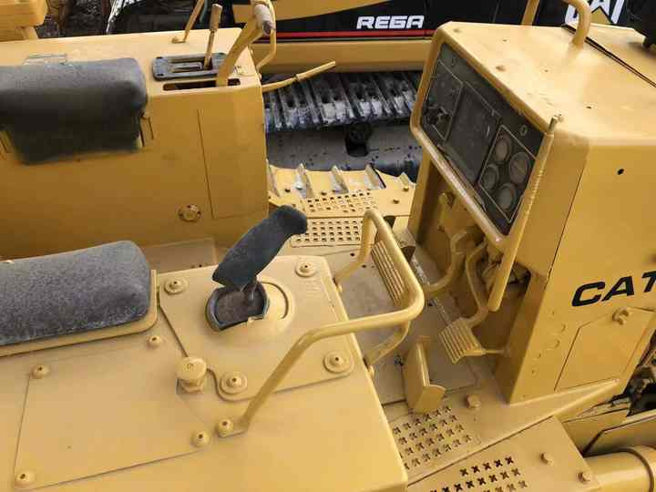 Nice Condition D4h Cat Bulldozer CAT Used Dozer for Sale - Булдозер: снимка 5 Nice Condition D4h Cat Bulldozer CAT Used Dozer for Sale - Булдозер: снимка 5