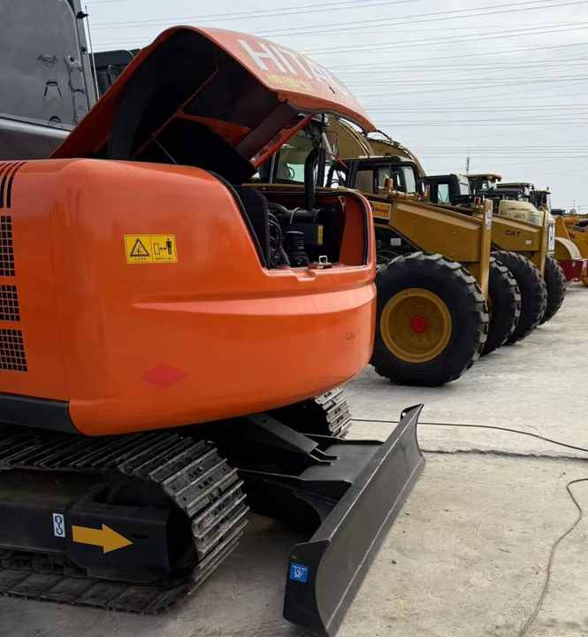 Original Japan Hitachi ZX60 Excavator Hitachi Excavator in Low Price for Hot Sale - Верижен багер: снимка 4 Original Japan Hitachi ZX60 Excavator Hitachi Excavator in Low Price for Hot Sale - Верижен багер: снимка 4