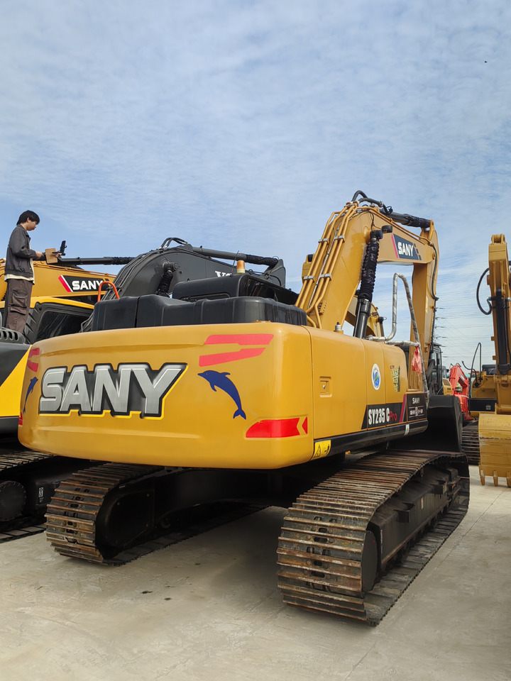 SANY used original high quality excavator SANY SY235C - Верижен багер: снимка 1 SANY used original high quality excavator SANY SY235C - Верижен багер: снимка 1