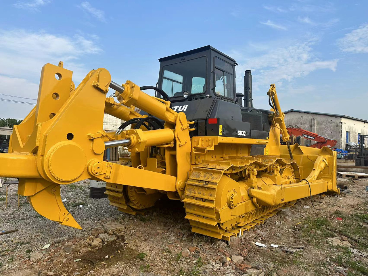 SHANTUI USED SHANTUI SD32 Hotsale Bulldozer - Булдозер: снимка 2 SHANTUI USED SHANTUI SD32 Hotsale Bulldozer - Булдозер: снимка 2