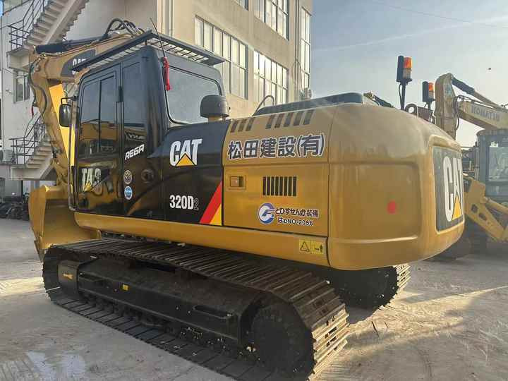 Second Hand Excavator 320D Used Low Price Caterpillar CAT 312D 315D 320D 325D in Good Condition - Верижен багер: снимка 3 Second Hand Excavator 320D Used Low Price Caterpillar CAT 312D 315D 320D 325D in Good Condition - Верижен багер: снимка 3