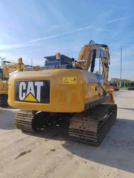 Second Hand Machine Original Used Caterpillar Excavator CAT 330D2 USED 329D2 320D2 325D 315D Excavator - Верижен багер: снимка 3 Second Hand Machine Original Used Caterpillar Excavator CAT 330D2 USED 329D2 320D2 325D 315D Excavator - Верижен багер: снимка 3