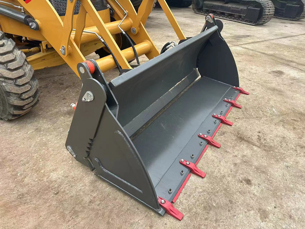 Used Backhoe High Quality CAT 420F - Багер-товарач: снимка 3 Used Backhoe High Quality CAT 420F - Багер-товарач: снимка 3