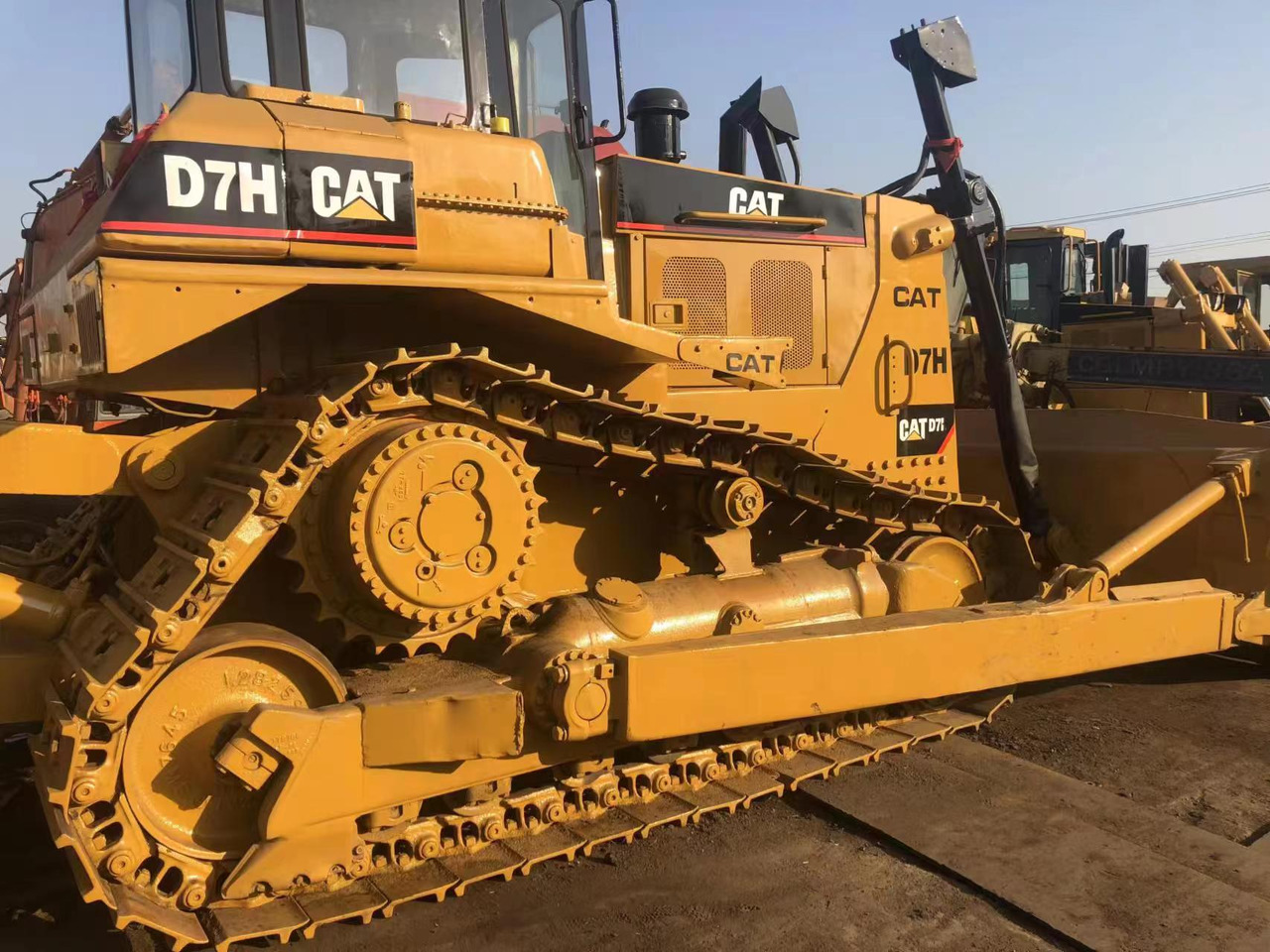 Used Caterpillar Cat D7H Dozer, Second Hand Cat D7H Bulldozer With Stong Blade - Булдозер: снимка 3 Used Caterpillar Cat D7H Dozer, Second Hand Cat D7H Bulldozer With Stong Blade - Булдозер: снимка 3